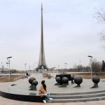 Monumento a los Conquistadores del Espacio, en VDNKh. Moscú 2015.